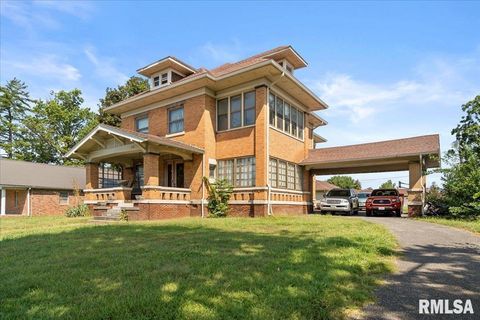 Photo of 216 W POPLAR Street, Harrisburg, IL 62946 (MLS # EB459910)