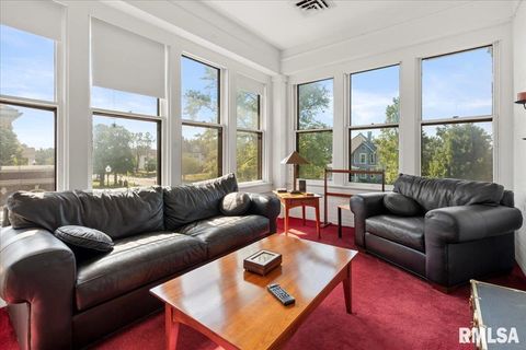 Tiny photo for 216 W POPLAR Street, Harrisburg, IL 62946 (MLS # EB459910)