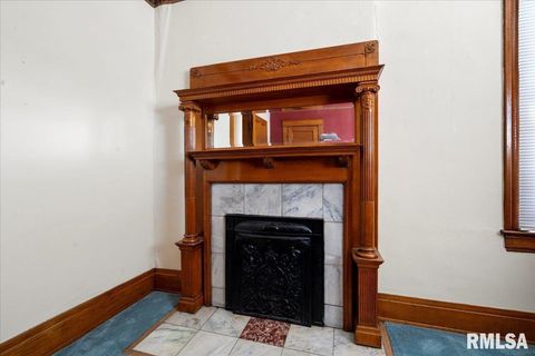 Tiny photo for 216 W POPLAR Street, Harrisburg, IL 62946 (MLS # EB459910)