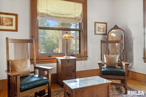 Tiny photo for 216 W POPLAR Street, Harrisburg, IL 62946 (MLS # EB459910)