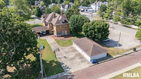 Tiny photo for 216 W POPLAR Street, Harrisburg, IL 62946 (MLS # EB459910)