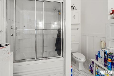 Tiny photo for 216 W POPLAR Street, Harrisburg, IL 62946 (MLS # EB459910)