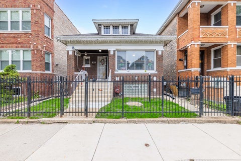 Photo of 6733 S Campbell Avenue, Chicago, IL 60629 (MLS # 12748862)