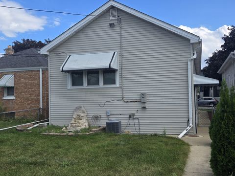 Tiny photo for 4220 N Ottawa Avenue, Norridge, IL 60706 (MLS # 12489380)