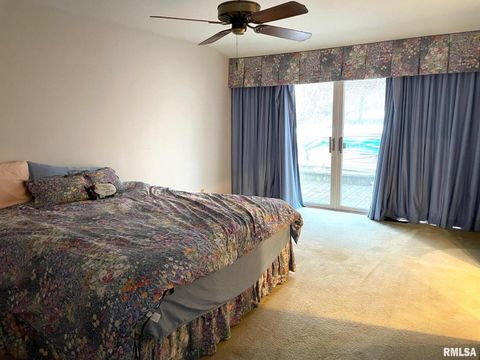 Tiny photo for 7 PINEWOOD Drive, Carbondale, IL 62901 (MLS # EB460753)