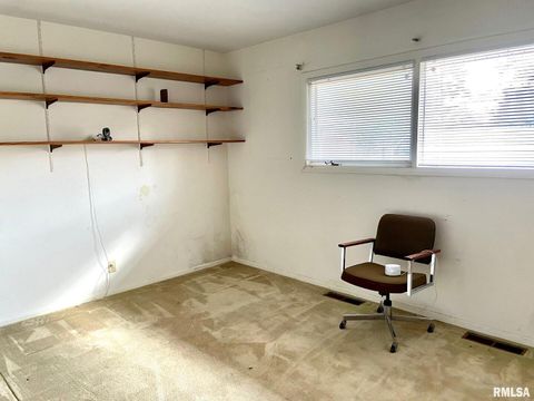 Tiny photo for 7 PINEWOOD Drive, Carbondale, IL 62901 (MLS # EB460753)