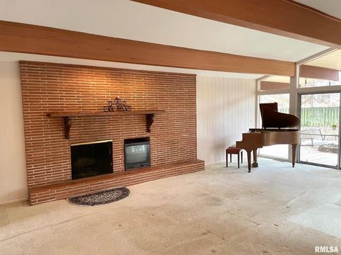 Tiny photo for 7 PINEWOOD Drive, Carbondale, IL 62901 (MLS # EB460753)