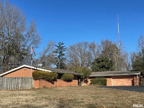 Photo of 7 PINEWOOD Drive, Carbondale, IL 62901 (MLS # EB460753)