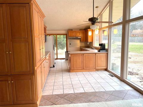 Tiny photo for 7 PINEWOOD Drive, Carbondale, IL 62901 (MLS # EB460753)