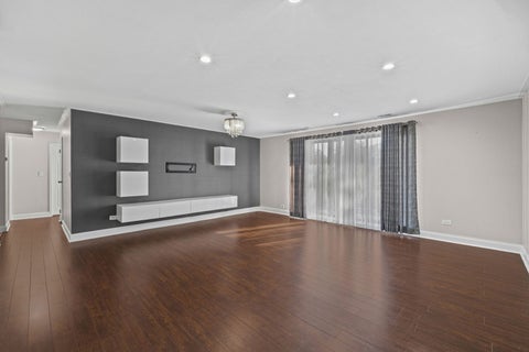 Tiny photo for 1747 W Crystal Lane #207, Mount Prospect, IL 60056 (MLS # 12780166)