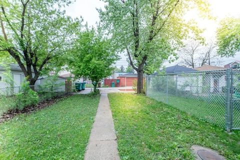 Tiny photo for 1220 Lombard Avenue #2, Berwyn, IL 60402 (MLS # 12619357)