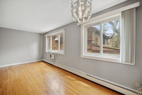 Tiny photo for 820 Seward Street #2D, Evanston, IL 60201 (MLS # 12465929)