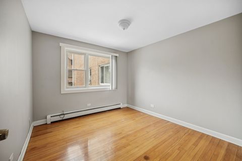 Tiny photo for 820 Seward Street #2D, Evanston, IL 60201 (MLS # 12465929)