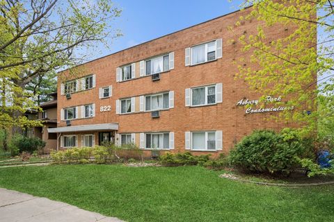 Photo of 820 Seward Street #2D, Evanston, IL 60201 (MLS # 12465929)