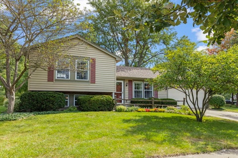 Photo of 30W241 Bedford Lane, Warrenville, IL 60555 (MLS # 12753778)