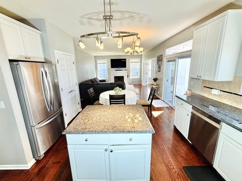 Tiny photo for 802 Autumn Hill, West Dundee, IL 60118 (MLS # 12633884)