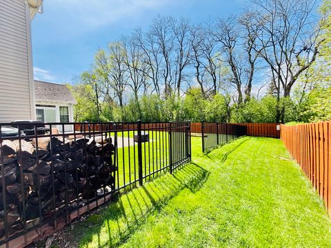 Tiny photo for 802 Autumn Hill, West Dundee, IL 60118 (MLS # 12633884)