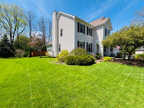 Tiny photo for 802 Autumn Hill, West Dundee, IL 60118 (MLS # 12633884)