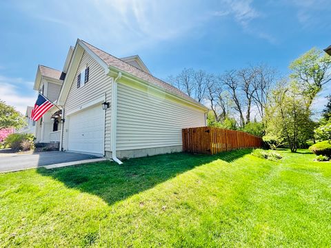 Tiny photo for 802 Autumn Hill, West Dundee, IL 60118 (MLS # 12633884)