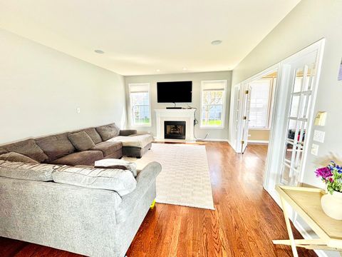 Tiny photo for 802 Autumn Hill, West Dundee, IL 60118 (MLS # 12633884)