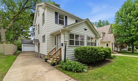 Tiny photo for 216 S Commonwealth Avenue, Aurora, IL 60506 (MLS # 12655993)