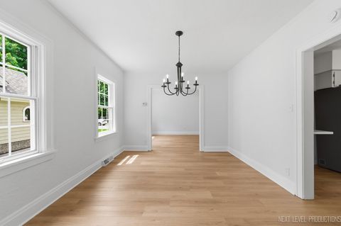 Tiny photo for 216 S Commonwealth Avenue, Aurora, IL 60506 (MLS # 12655993)