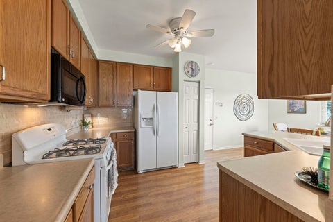 Tiny photo for 32601 Fowler Circle #32601, Warrenville, IL 60555 (MLS # 12735111)
