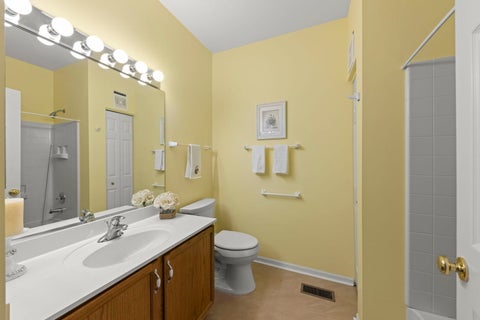 Tiny photo for 32601 Fowler Circle #32601, Warrenville, IL 60555 (MLS # 12735111)