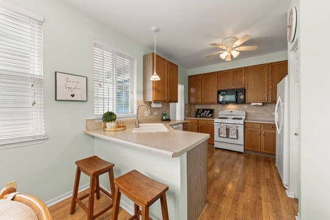 Tiny photo for 32601 Fowler Circle #32601, Warrenville, IL 60555 (MLS # 12735111)