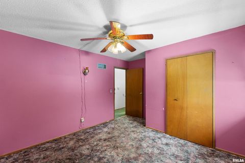 Tiny photo for 5335 DAVIE Street, Davenport, IA 52806 (MLS # QC4270059)