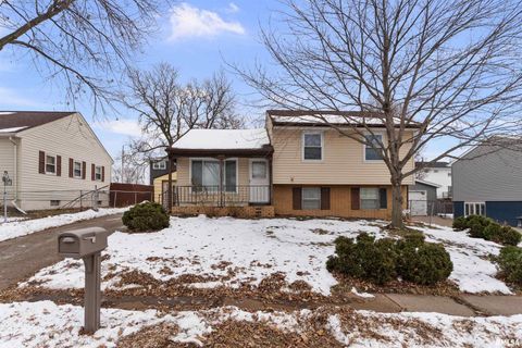 Tiny photo for 5335 DAVIE Street, Davenport, IA 52806 (MLS # QC4270059)