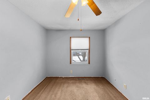 Tiny photo for 5335 DAVIE Street, Davenport, IA 52806 (MLS # QC4270059)