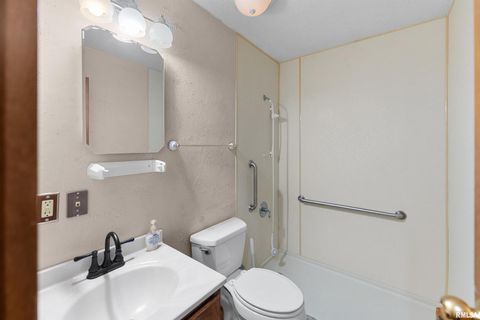 Tiny photo for 5335 DAVIE Street, Davenport, IA 52806 (MLS # QC4270059)