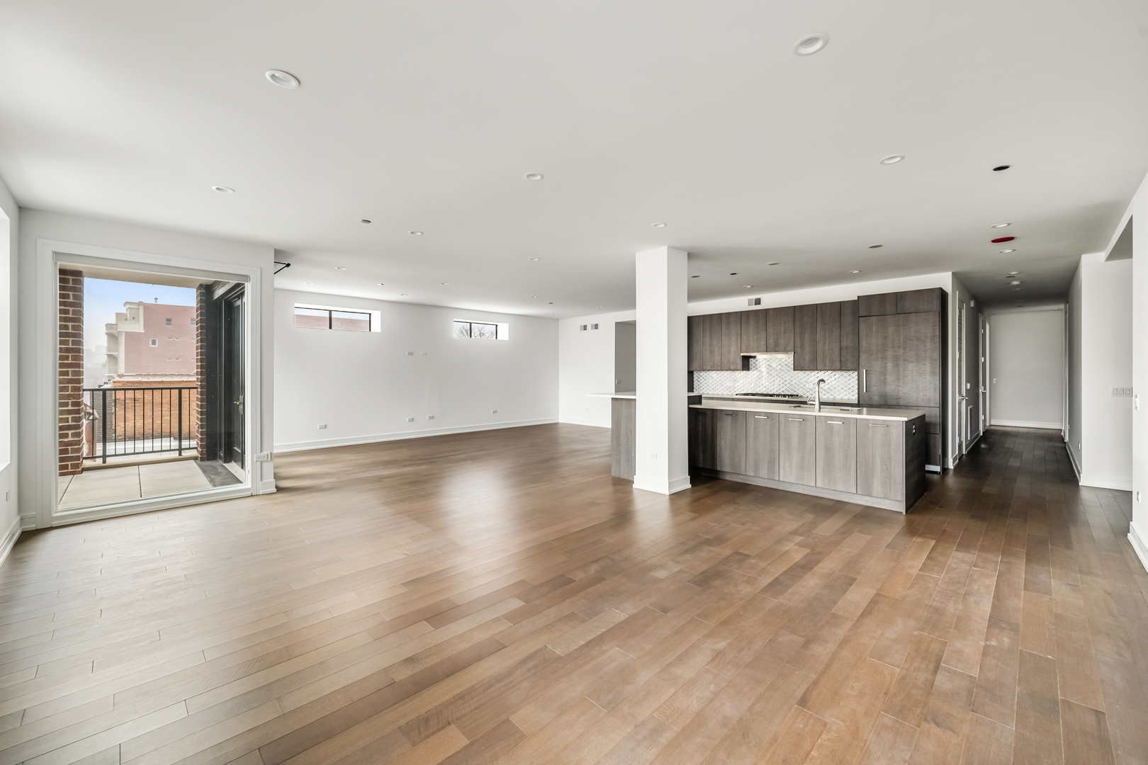 434 W Melrose Street 801