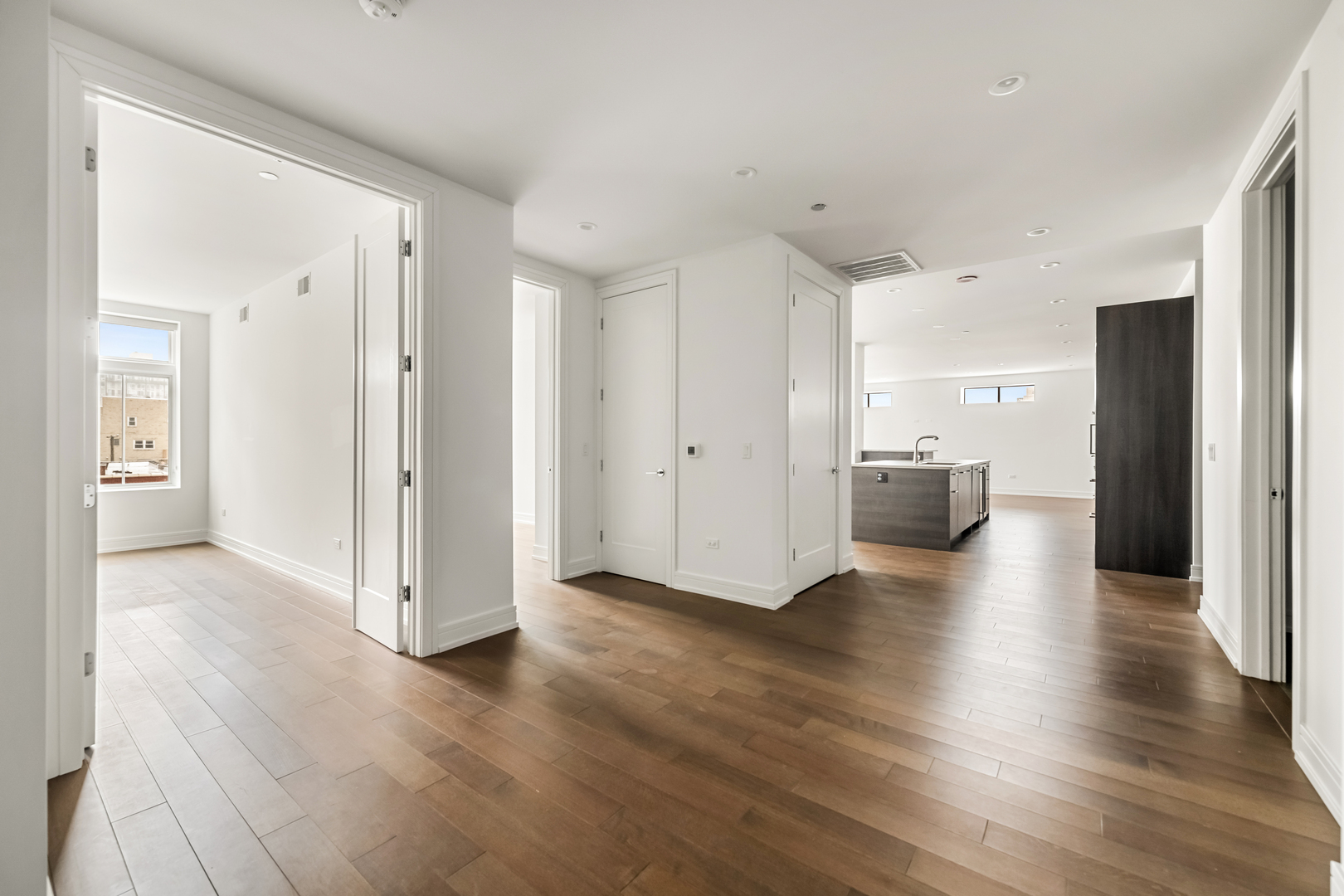 434 W Melrose Street 801
