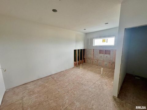 Tiny photo for 6589 BLACKBIRD Lane, Bettendorf, IA 52722 (MLS # QC4266395)