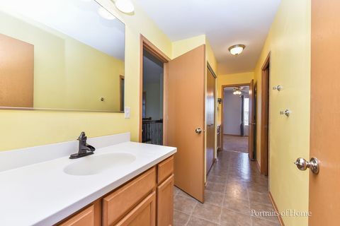 Tiny photo for 826 Phelps Lane, Shorewood, IL 60404 (MLS # 12623084)