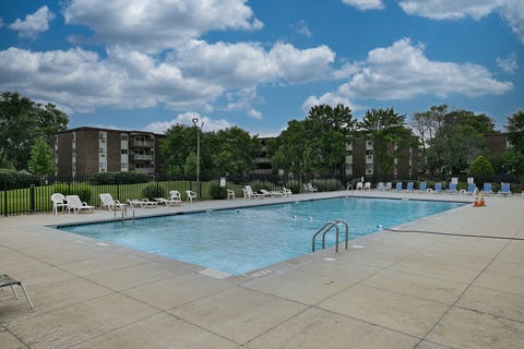 Tiny photo for 1321 S Finley Road #422, Lombard, IL 60148 (MLS # 12718939)