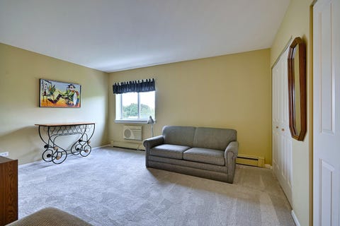 Tiny photo for 1321 S Finley Road #422, Lombard, IL 60148 (MLS # 12718939)