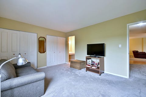 Tiny photo for 1321 S Finley Road #422, Lombard, IL 60148 (MLS # 12718939)