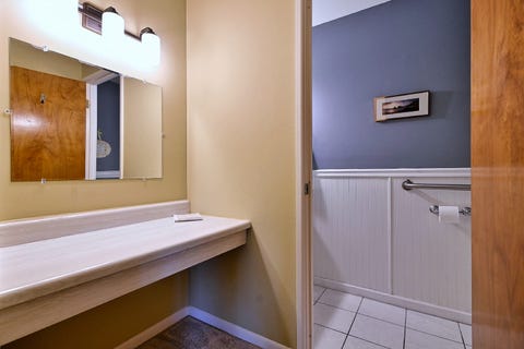 Tiny photo for 1321 S Finley Road #422, Lombard, IL 60148 (MLS # 12718939)