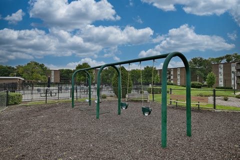 Tiny photo for 1321 S Finley Road #422, Lombard, IL 60148 (MLS # 12718939)