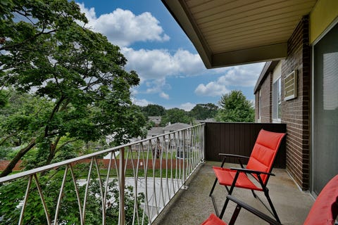 Tiny photo for 1321 S Finley Road #422, Lombard, IL 60148 (MLS # 12718939)