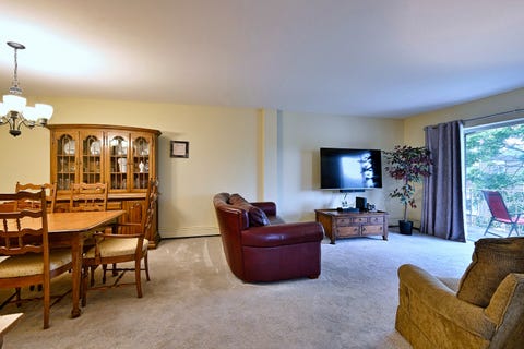 Tiny photo for 1321 S Finley Road #422, Lombard, IL 60148 (MLS # 12718939)