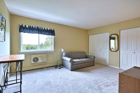 Tiny photo for 1321 S Finley Road #422, Lombard, IL 60148 (MLS # 12718939)