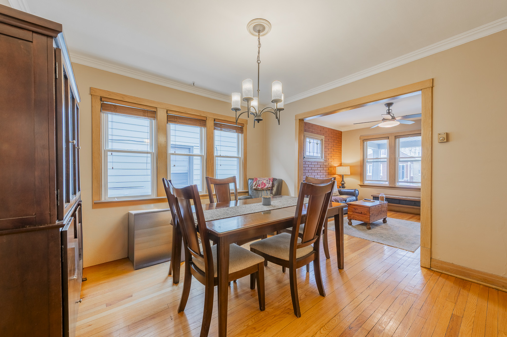 5055 W Argyle Street