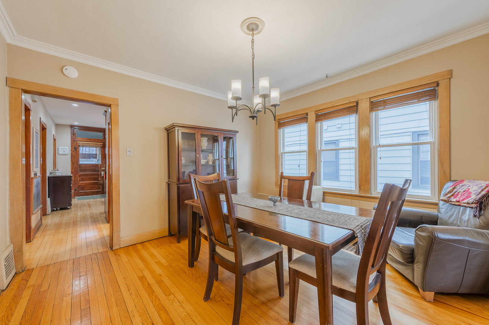 5055 W Argyle Street