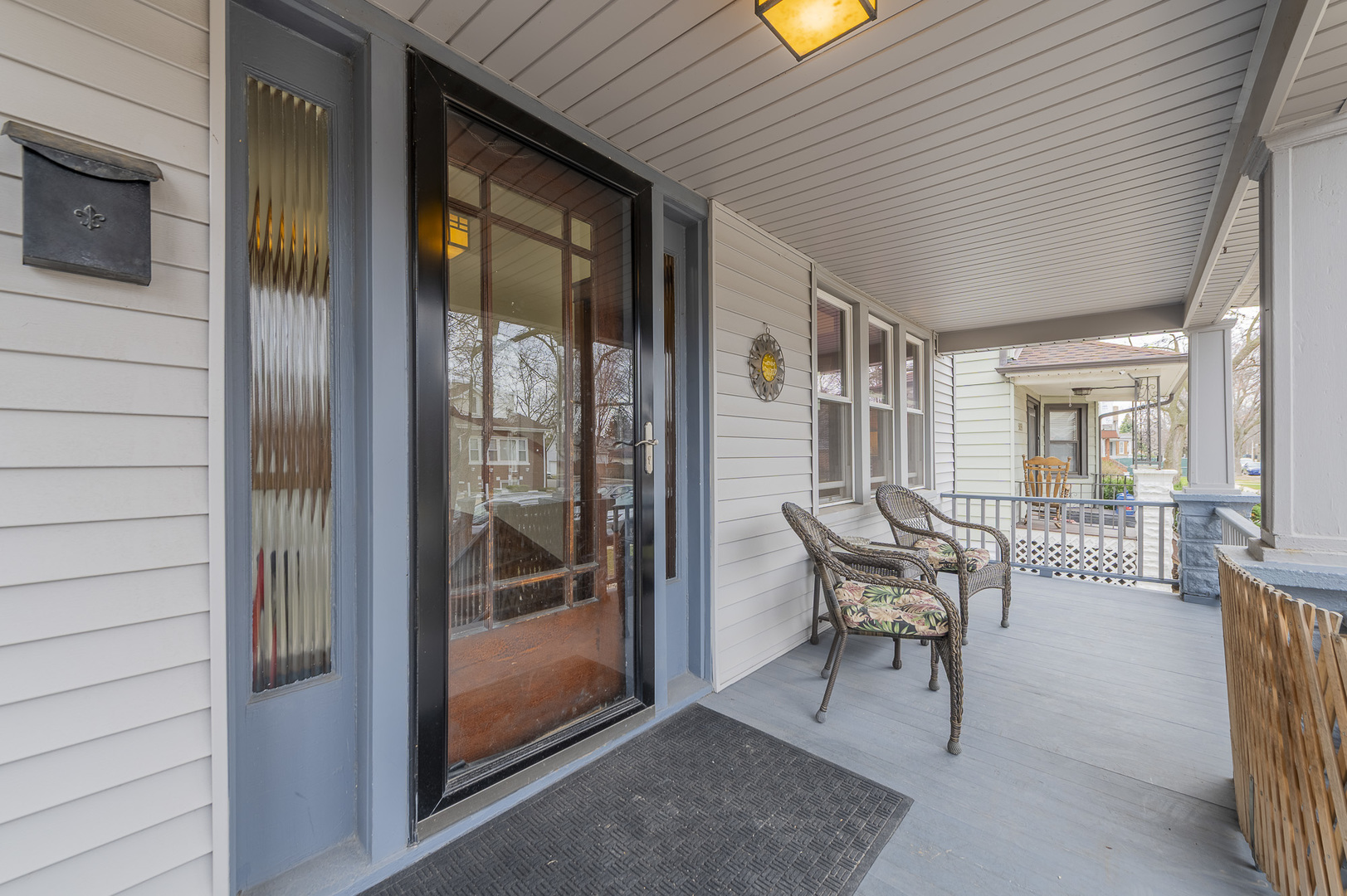 5055 W Argyle Street