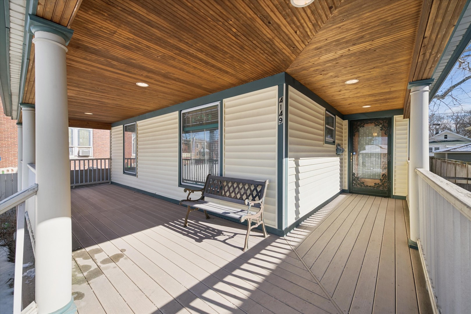 4149 N Laramie Avenue