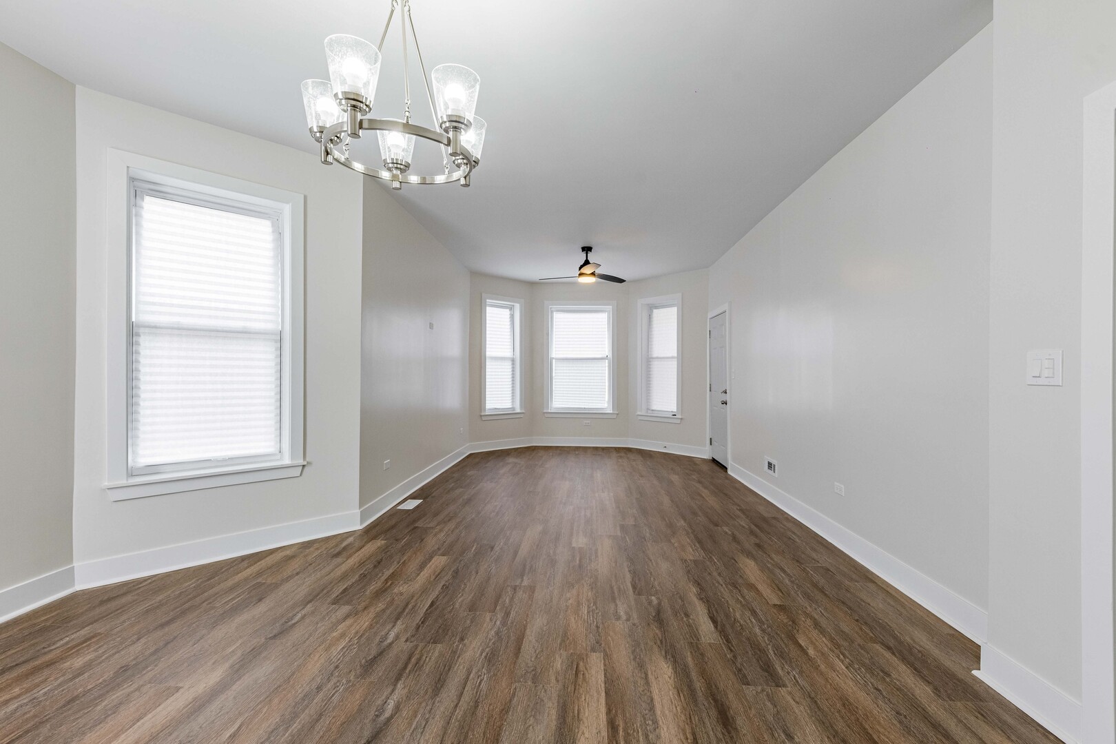 6527 S Marshfield Avenue